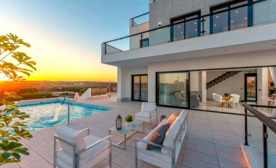 Українці за перше півріччя могли придбати близько 1,5 тис. об’єктів житла в Іспанії