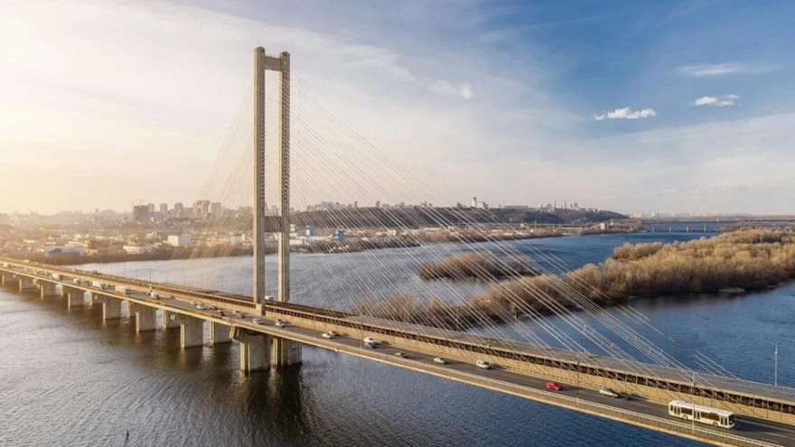 На Південному мосту в Києві на три дні звузять рух через ремонт