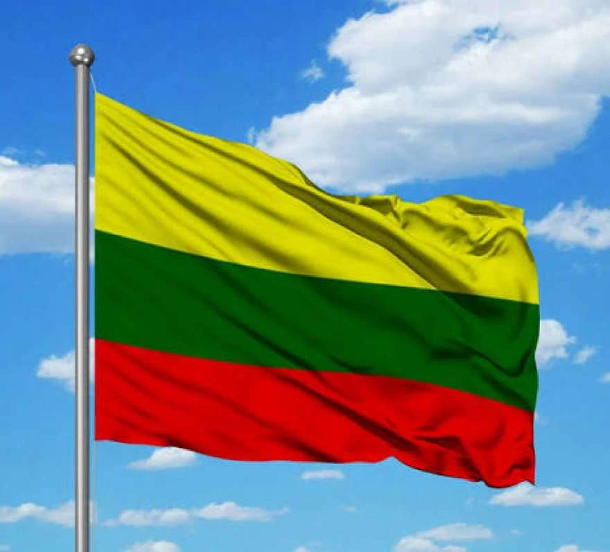 Позитивне ставлення українців до Литви залишається високим, хоча й упало до 69,9% — дослідження